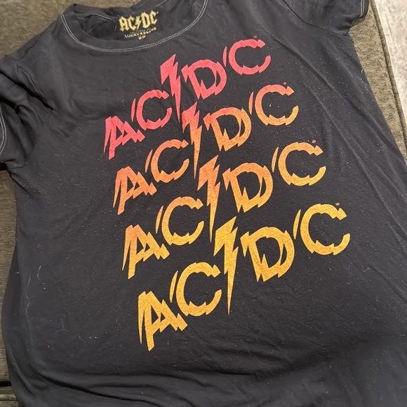 LUCKY BRAND AC/DC TSHIRT - Picture 3 of 7